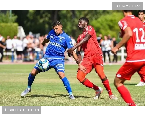巴黎高位压迫反成防线软肋，一压就穿问题已逐步反映至比赛走势